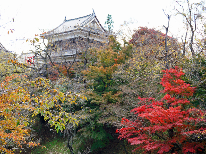 秋の上田城は紅葉と真田めぐりが楽しめる！周辺のおみやげ情報も