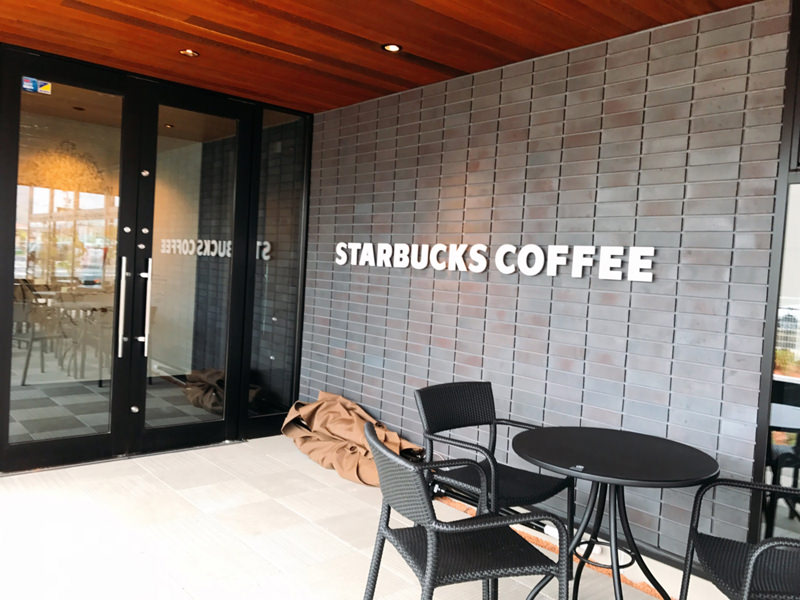 スターバックス千曲店　入り口